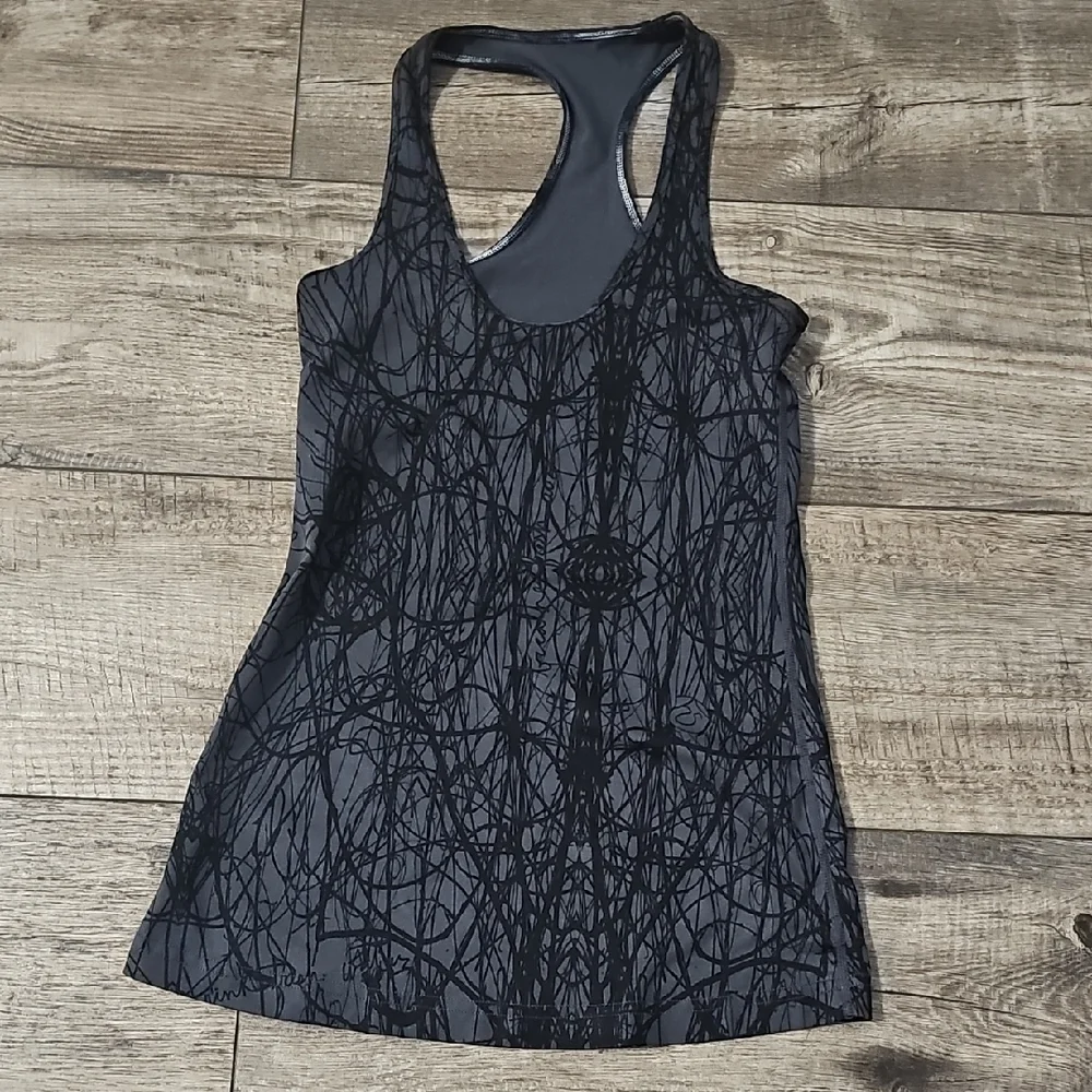 Lululemon Athletica Black Patterned Women's Tank Top